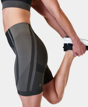 silhouette_sculpt_seamles_0-5.webp Sweaty Betty Silhouette Sculpt Seamless Workout Shorts